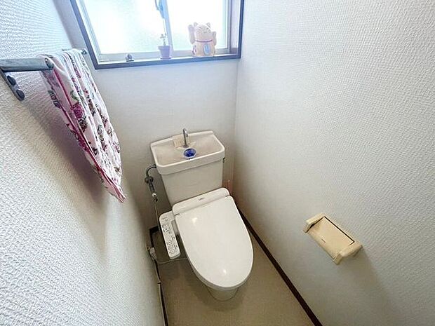 夜中のトイレなどで、階段を使用せず用を足せに行けるので安心です♪