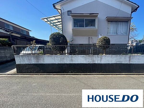 関園の閑静な住宅地です。5.2ｍ道路で住環境も良好です。