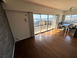 エイリックスタイル高崎 4LDKのリビング/ダイニング