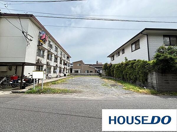 バス停が近く通学や通勤にも便利です！