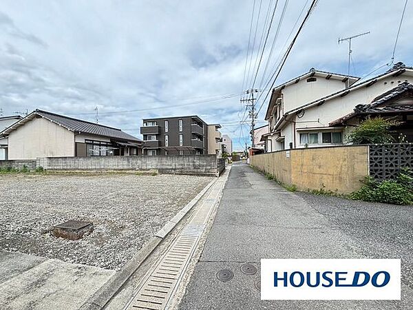 南大分小学校まで徒歩4分とお子様の通学にも安心の距離です。
