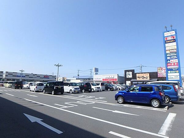 アクロスプラザ森町アクロスプラザ森町100円ショップセリア、焼肉キング、シュープラザ、マックハウス、サイクルベースあさひ、お菓子の菊屋、ハンドメイドキッチンOJなどがございます。隣にはTSUT…