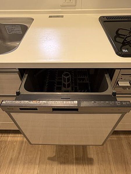 【食器洗浄乾燥機】便利な食器洗浄乾燥機付キッチン！環境にも手荒れにも優しい嬉しい設備です。