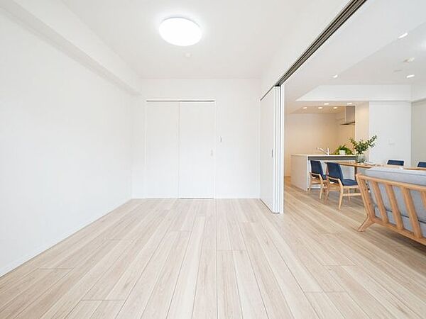 【洋室2】※室内の家具・小物等は販売価格に含みません。