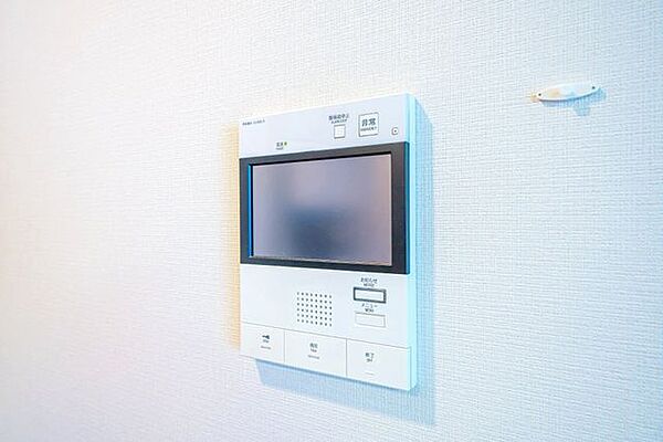 【ＴＶモニター付きインターフォン】モニター付きで、来訪者を確認でき安心感があります。