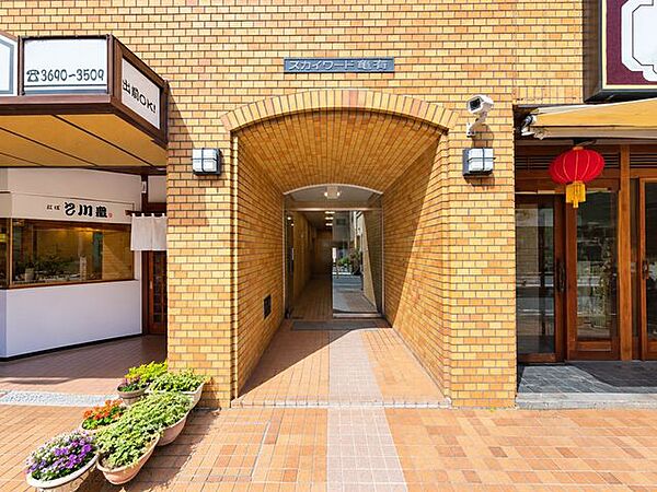 【エントランス】たくさんの人を出迎えるエントランスはマンションの顔です。