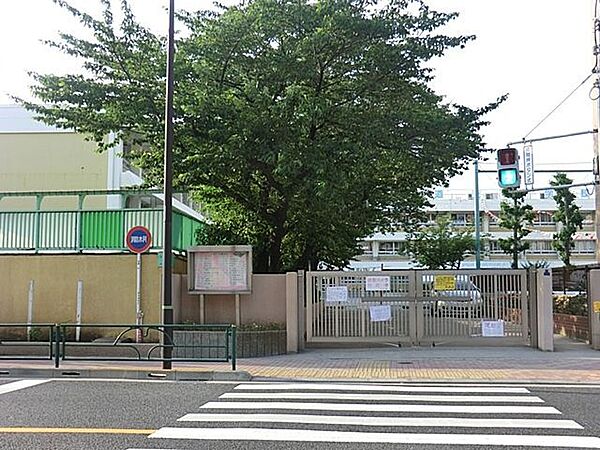 葛飾区立道上小学校 徒歩4分。 280m