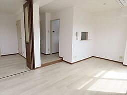 ユニエトワール岡山医大東 10階1LDKのリビング/ダイニング