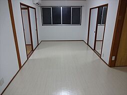 Tsushima higashi Apartment 1階2LDKのリビング/ダイニング