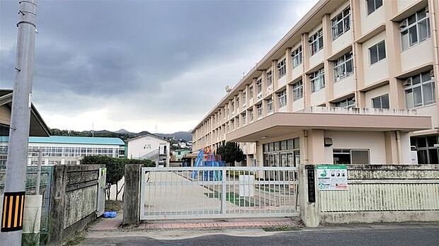 鹿児島市立和田小学校鹿児島市立和田小学校教育目標豊かな心とたくましい体をもち、自ら考え行動する和田の子の育成校訓 ・助け合う子　　・考える子　　・がんばる子 570m
