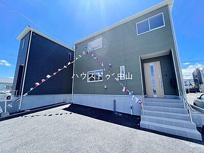 外観:\堂々とした佇まいの新築戸建/洗練された外観デザインが街並みに映える一邸。住まうご家族の誇りとなる、美しさと安心感を兼ね備えた住まいです。 外観:\堂々とした佇まいの新築戸建/洗練された外観デザインが街並みに映える一邸。住まうご家族の誇りとなる、美しさと安心感を兼ね備えた住まいです。