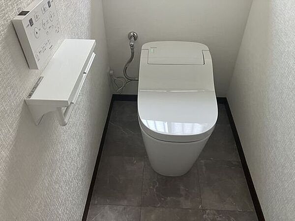 土地53坪、建物32坪！内外装フルリフォーム物件！駐車3台！新耐震！