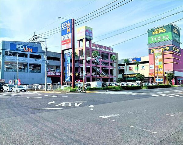 スクエアモール鹿児島宇宿スクエアモールドン・キホーテ、エディオン、スポーツデポ、飲食店など 1110m