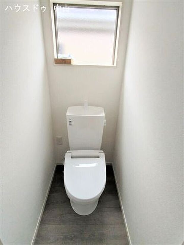 2階トイレ。トイレが2ヶ所あると便利です！