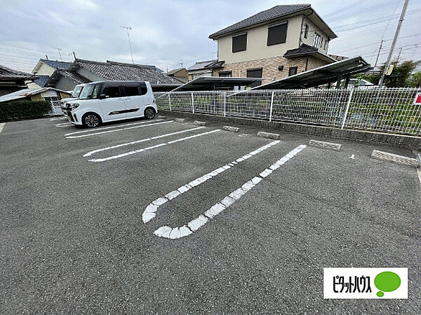 画像22:駐車場