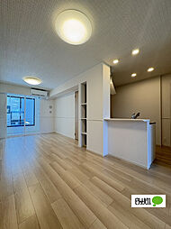 ロイズ紀三井寺II 102 1階1LDKのリビング/ダイニング