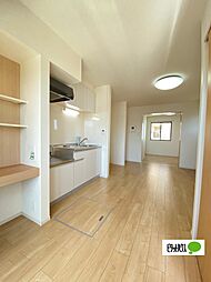 エターナル・レジデンスＡ 102 1階1LDKのリビング/ダイニング