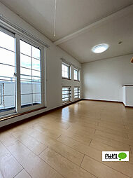 カトル・セゾン 208 2階1LDKのリビング/ダイニング