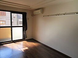 リッチ＆フォース 203 2階1Kのリビング/ダイニング