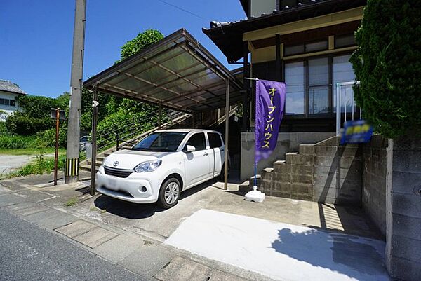カーポート付きの駐車スペース＾＾