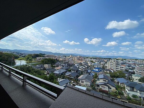 マンションの前には高い建物が無いので、開放感もありますよ＾＾