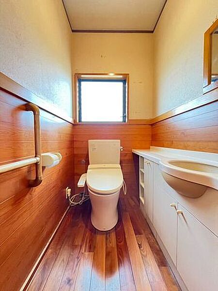 トイレを拡大表示
