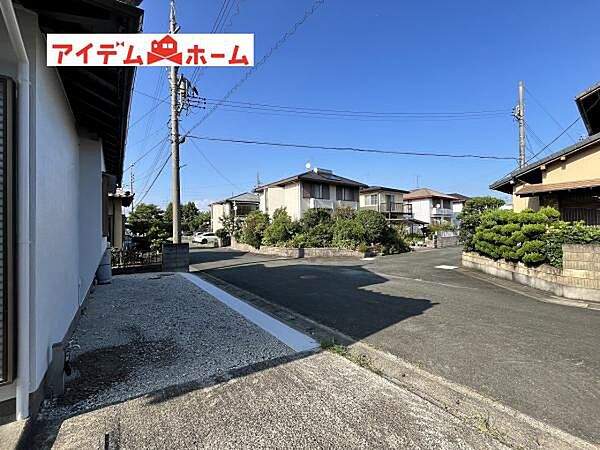 前面道路写真 当日の案内も可能です。 お気軽にお問い合わせください！