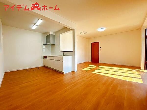 リビング/ダイニングを拡大表示