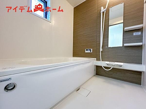 1坪タイプのバスルーム。 ゆったり足が伸ばせるので、毎日の疲れを癒やせます。