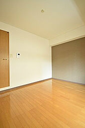 グリーンヴィレッジ烏丸 102 1階1Kのリビング/ダイニング