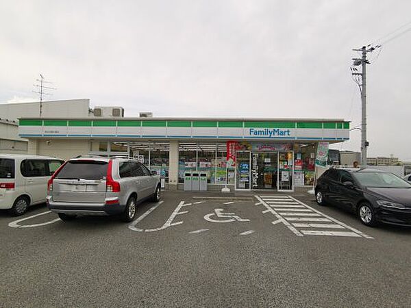 画像29:【コンビニエンスストア】ファミリーマート 泉北田園大橋店まで692ｍ