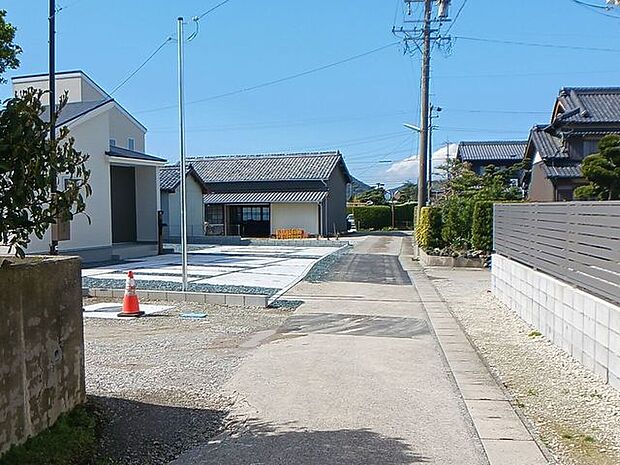 前面道路含む現地写真