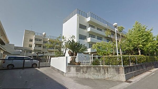 東部中学校東部中学校 730m