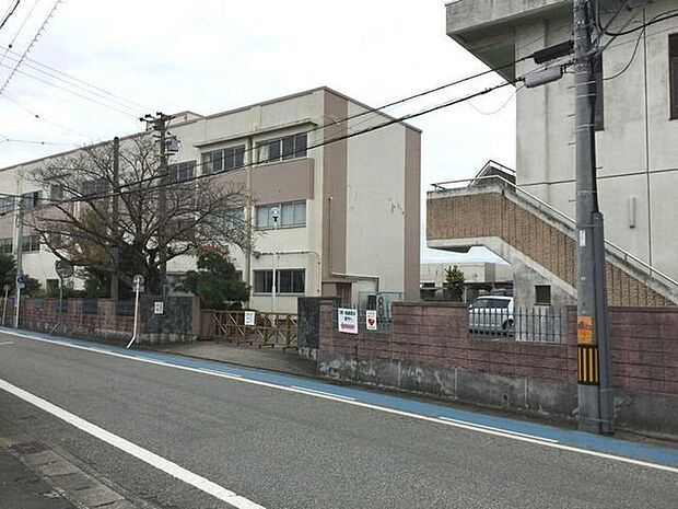 豊岡中学校豊岡中学校 700m