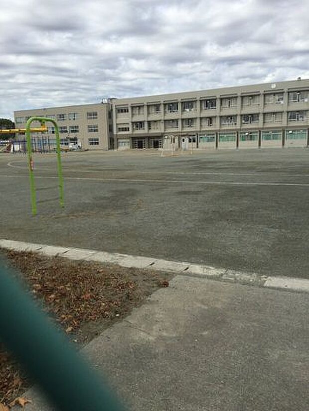 吉田方小学校吉田方小学校 230m