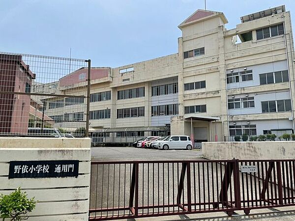 野依小学校 1600m