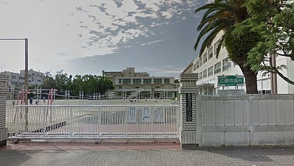 八町小学校 290m