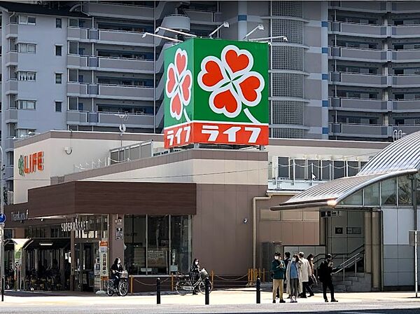 画像19:【スーパー】ライフ 朝潮橋駅前店まで246ｍ