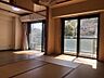 室内：大きな窓は、二重サッシになっております