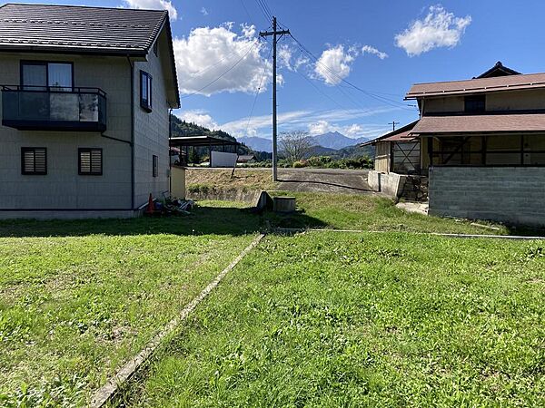 約２１２坪のゆとりのある敷地です♪分割も可能です。お気軽にお問い合わせください。