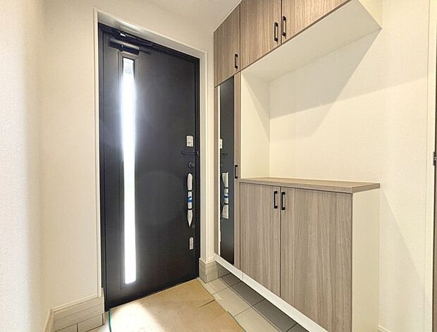 姿見付き玄関収納