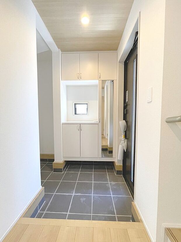 姿見付き玄関収納あり