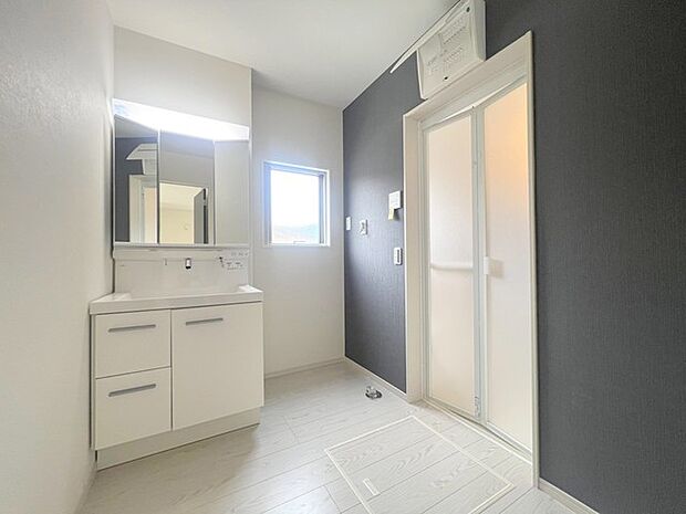 三面鏡付き独立洗面化粧台