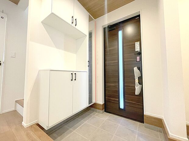 姿見付き玄関収納あり