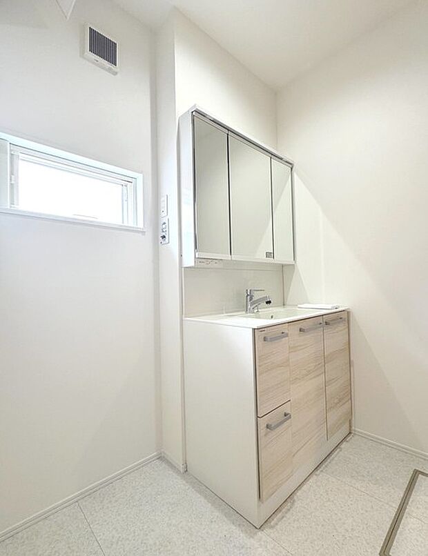 三面鏡付き独立洗面化粧台