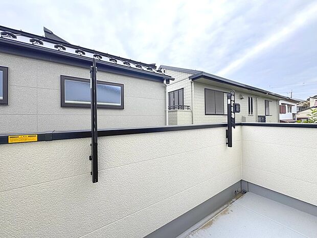 南西向きの明るいコニー