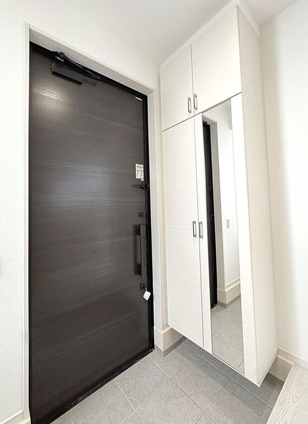 姿見付き玄関収納あり