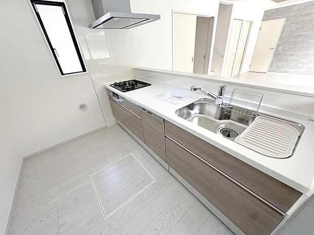 ビルトイン食洗器付き フルオープンシステムキッチン