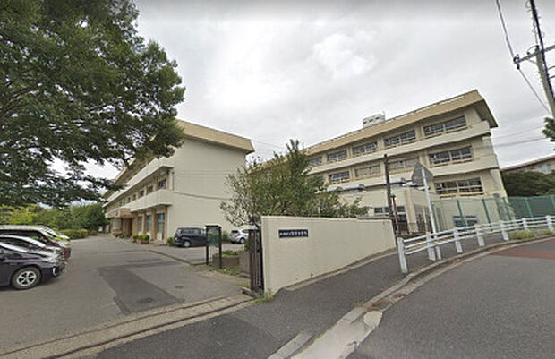 市立高根中学校(550m)