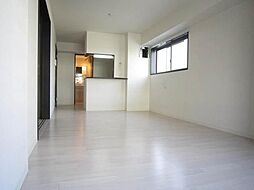 カルペンテリア　エッセ 302 3階1LDKのリビング/ダイニング